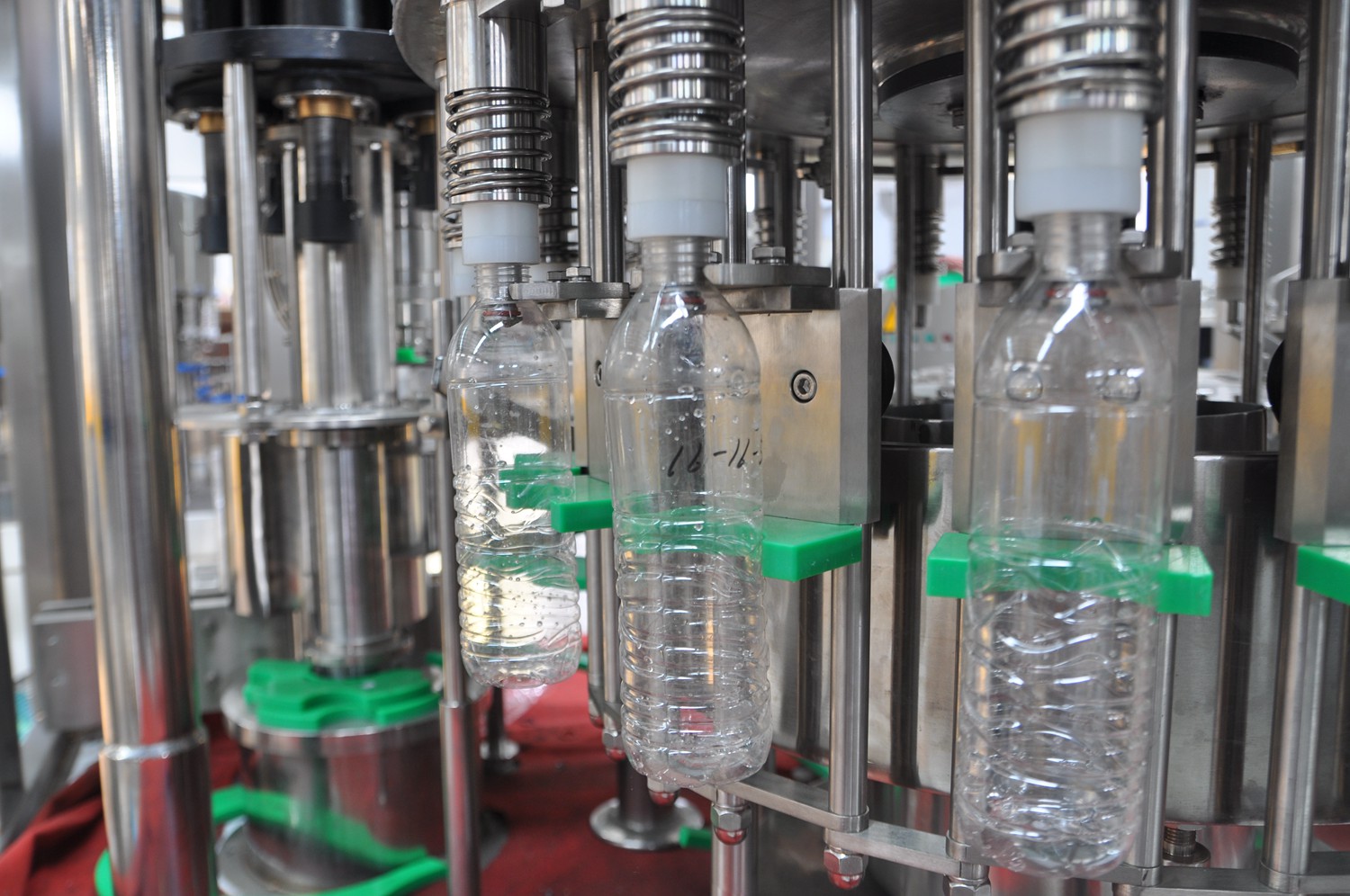 Máquina de llenado de botellas de agua potable de 500 ml